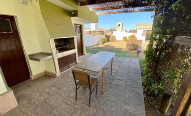 SE VENDE CASA 2 DORMITORIOS VILLA CARLOS PAZ