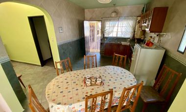 SE VENDE CASA 2 DORMITORIOS VILLA CARLOS PAZ
