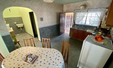 SE VENDE CASA 2 DORMITORIOS VILLA CARLOS PAZ