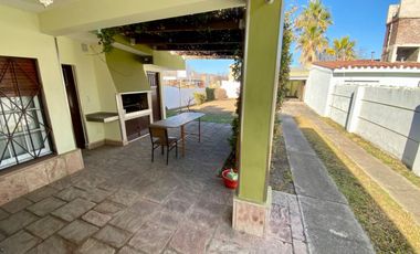 SE VENDE CASA 2 DORMITORIOS VILLA CARLOS PAZ