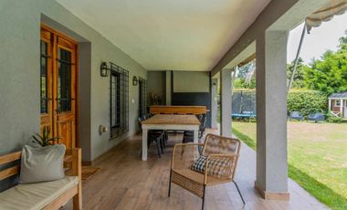 Venta casa 3 amb remodela A/CRED. 2 Lotes internos