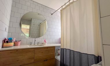 Venta casa 3 amb remodela A/CRED. 2 Lotes internos