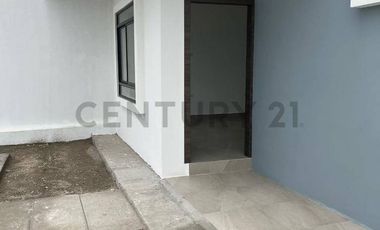CASA INDEPENDIENTE EN VENTA – UBICACIÓN ESTRATÉGICA CERCA DEL TERMINAL DE MANTA