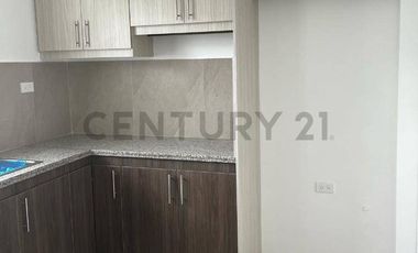 CASA INDEPENDIENTE EN VENTA – UBICACIÓN ESTRATÉGICA CERCA DEL TERMINAL DE MANTA