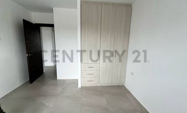 CASA INDEPENDIENTE EN VENTA – UBICACIÓN ESTRATÉGICA CERCA DEL TERMINAL DE MANTA