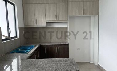 CASA INDEPENDIENTE EN VENTA – UBICACIÓN ESTRATÉGICA CERCA DEL TERMINAL DE MANTA