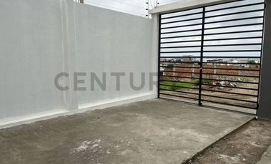 CASA INDEPENDIENTE EN VENTA – UBICACIÓN ESTRATÉGICA CERCA DEL TERMINAL DE MANTA