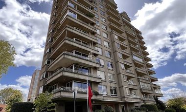 Departamento en Arriendo en Exclusivo edificio en Avda. Alemania, frente a plaza y calle tranquila