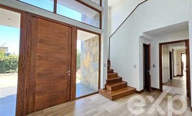 Casa en Venta en Condominio Algarobal