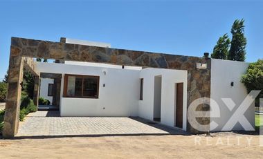 Casa en Venta en Condominio Algarobal