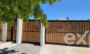Casa en Venta en Condominio Algarobal