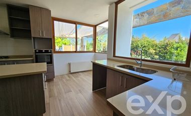 Casa en Venta en Condominio Algarobal
