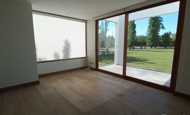 Casa en Venta en Condominio Algarobal