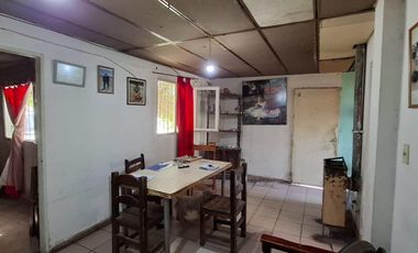 En Venta, Casa de 3 dormitorios, a reciclar,  B° Confluencia, Neuquén
