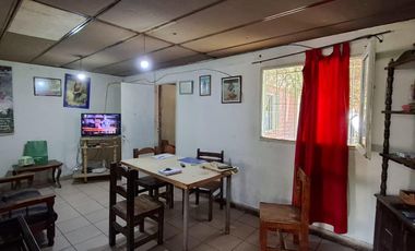 En Venta, Casa de 3 dormitorios, a reciclar,  B° Confluencia, Neuquén
