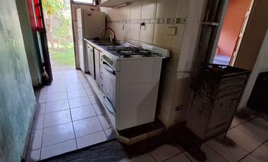 En Venta, Casa de 3 dormitorios, a reciclar,  B° Confluencia, Neuquén