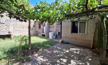En Venta, Casa de 3 dormitorios, a reciclar,  B° Confluencia, Neuquén