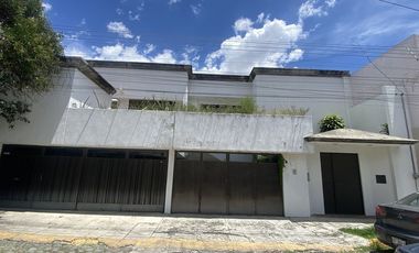 Renta casa amplia. Col. Reforma Agua Azul, Puebla