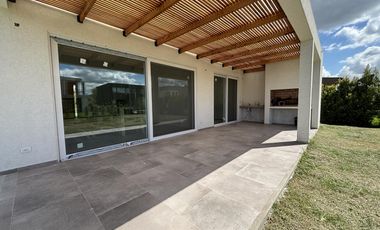 Casa en  Venta en Barrio  Araucarias Puertos