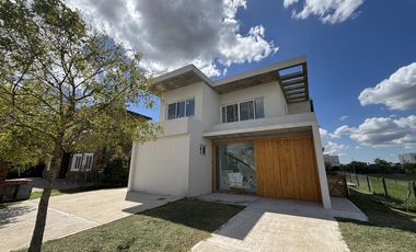 Casa en  Venta en Barrio  Araucarias Puertos