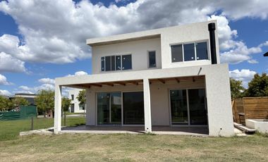 Casa en  Venta en Barrio  Araucarias Puertos