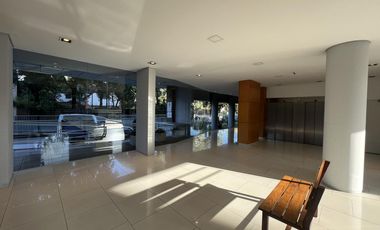 Alquiler 3 ambientes San ISISDRO. Con terraza, parrilla y VISTA AL HIPODROMO Y AL RIO