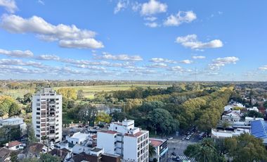 Alquiler 3 ambientes San ISISDRO. Con terraza, parrilla y VISTA AL HIPODROMO Y AL RIO
