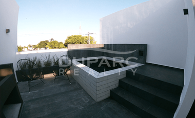 Townhouse de 2 Recámaras EN RENTA, col. Guanal, Ciudad Del Carmen