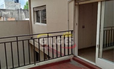Venta Casa 4 Amb. Ramos Mejía  Fondo Libre  Apto crédito