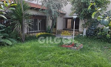 Venta Casa 4 Amb. Ramos Mejía  Fondo Libre  Apto crédito