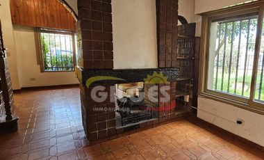 Venta Casa 4 Amb. Ramos Mejía  Fondo Libre  Apto crédito