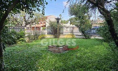 Venta Casa 4 Amb. Ramos Mejía  Fondo Libre  Apto crédito