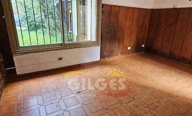 Venta Casa 4 Amb. Ramos Mejía  Fondo Libre  Apto crédito