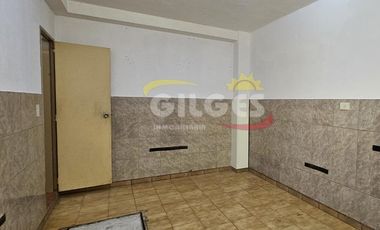 Venta Casa 4 Amb. Ramos Mejía  Fondo Libre  Apto crédito