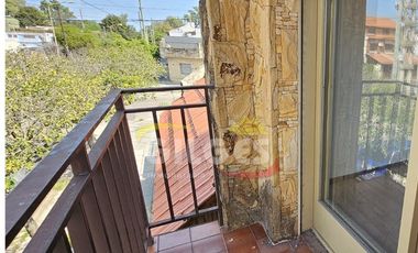 Venta Casa 4 Amb. Ramos Mejía  Fondo Libre  Apto crédito