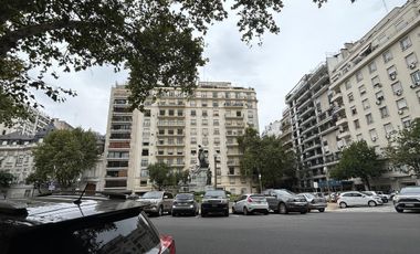 Alquiler 3 amb. sobre Av. Alvear c/ patio propio