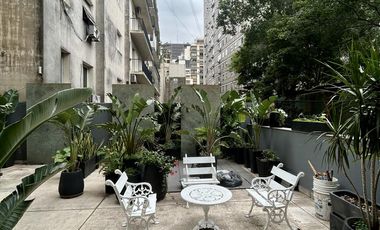 Alquiler 3 amb. sobre Av. Alvear c/ patio propio