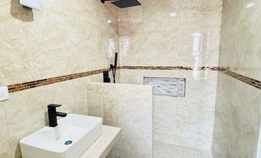Casa en venta con habitación en planta baja- Excelentes espacios sociales