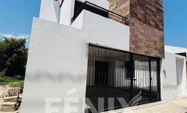 Casa en venta con habitación en planta baja- Excelentes espacios sociales
