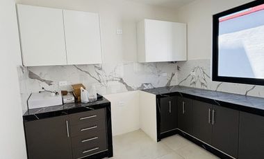 Casa en venta con habitación en planta baja- Excelentes espacios sociales
