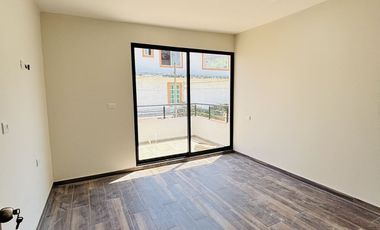 Casa en venta con habitación en planta baja- Excelentes espacios sociales