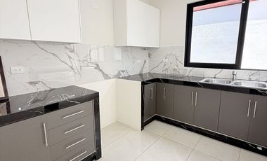 Casa en venta con habitación en planta baja- Excelentes espacios sociales
