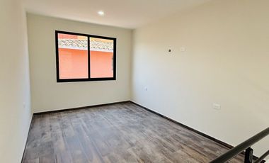 Casa en venta con habitación en planta baja- Excelentes espacios sociales