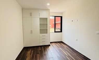 Casa en venta con habitación en planta baja- Excelentes espacios sociales