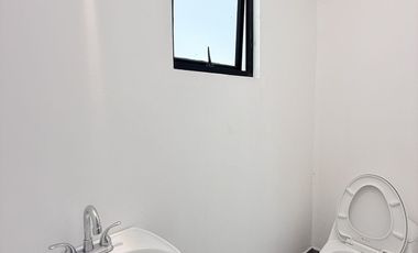 Casa en venta con habitación en planta baja- Excelentes espacios sociales