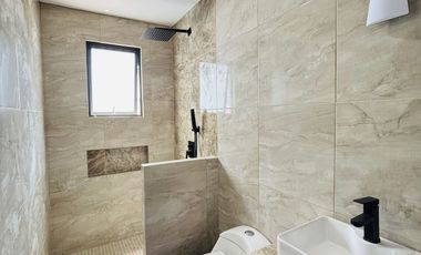 Casa en venta con habitación en planta baja- Excelentes espacios sociales