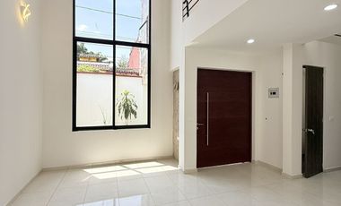 Casa en venta con habitación en planta baja- Excelentes espacios sociales