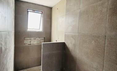 Casa en venta con habitación en planta baja- Excelentes espacios sociales
