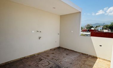 Casa en venta con habitación en planta baja- Excelentes espacios sociales