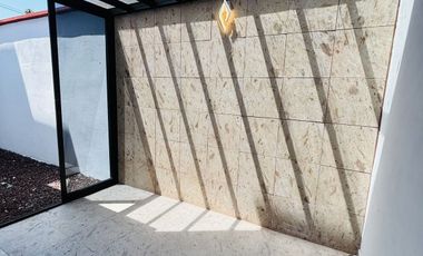 Casa en venta con habitación en planta baja- Excelentes espacios sociales